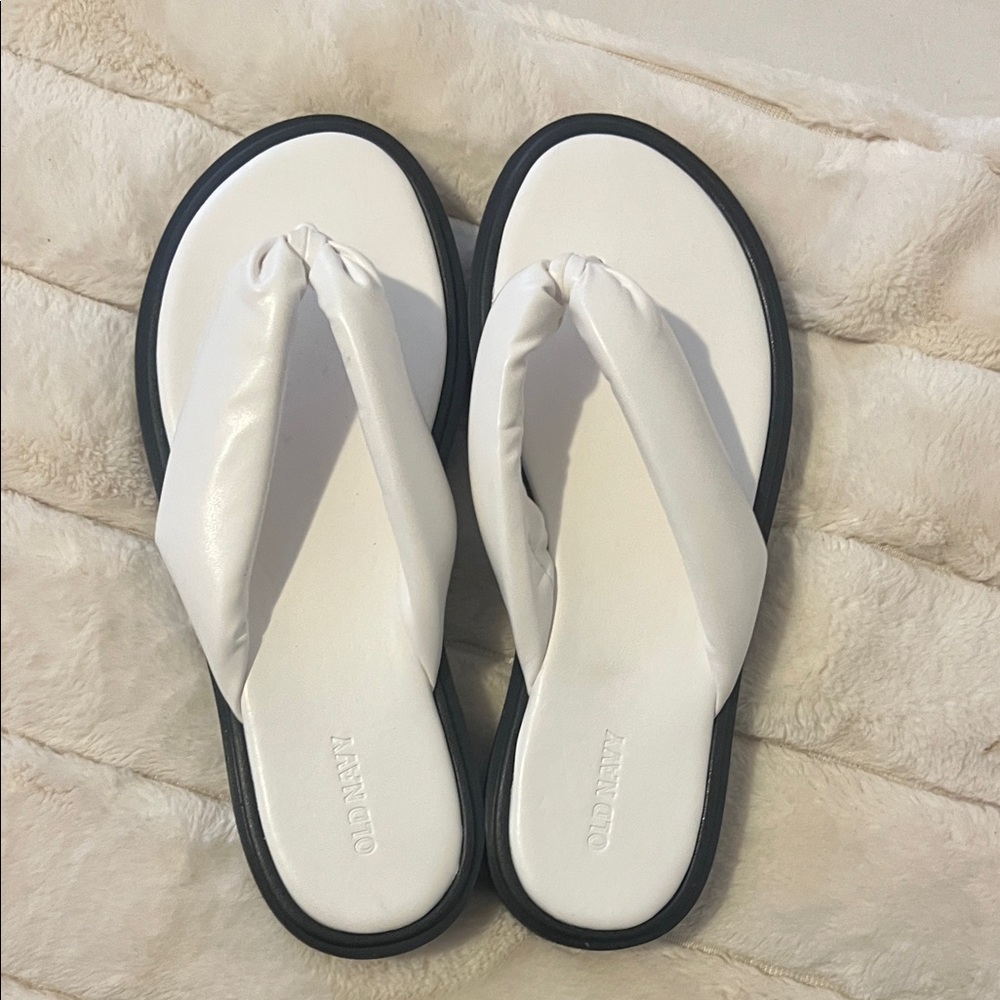 Old Navy White and Black Women's Sandals